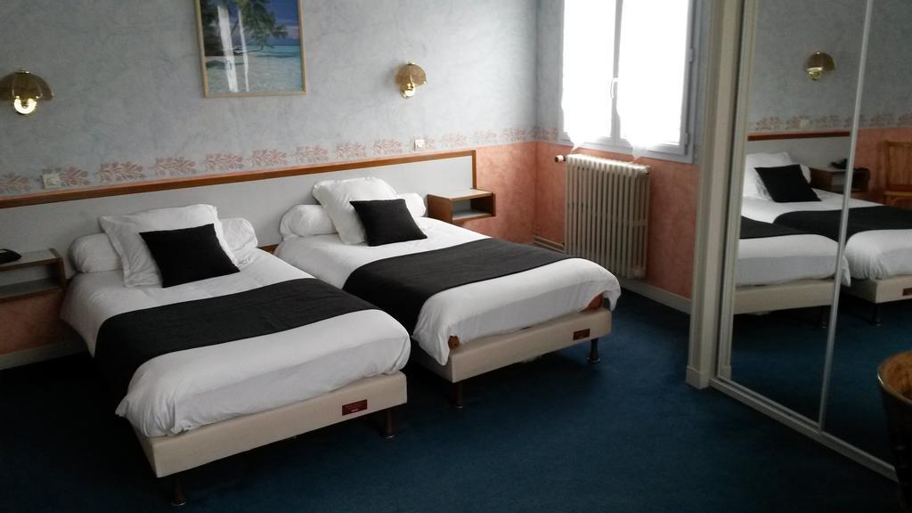 Hotel De L'Agriculture Decize Pokoj fotografie