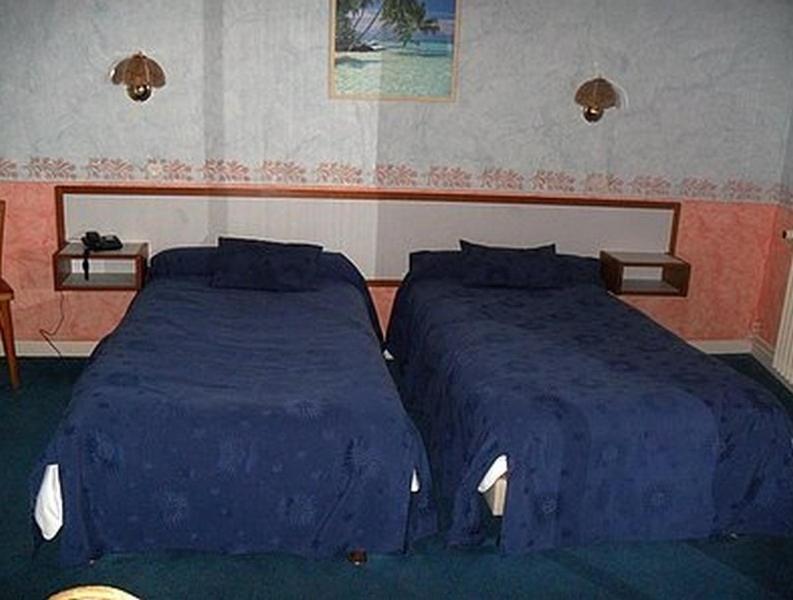 Hotel De L'Agriculture Decize Pokoj fotografie